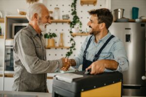 Kundenfreundlicher Reparateur