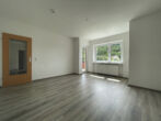 Wohnzimmer - Schöne 2-Zimmerwohnung mit Balkon
