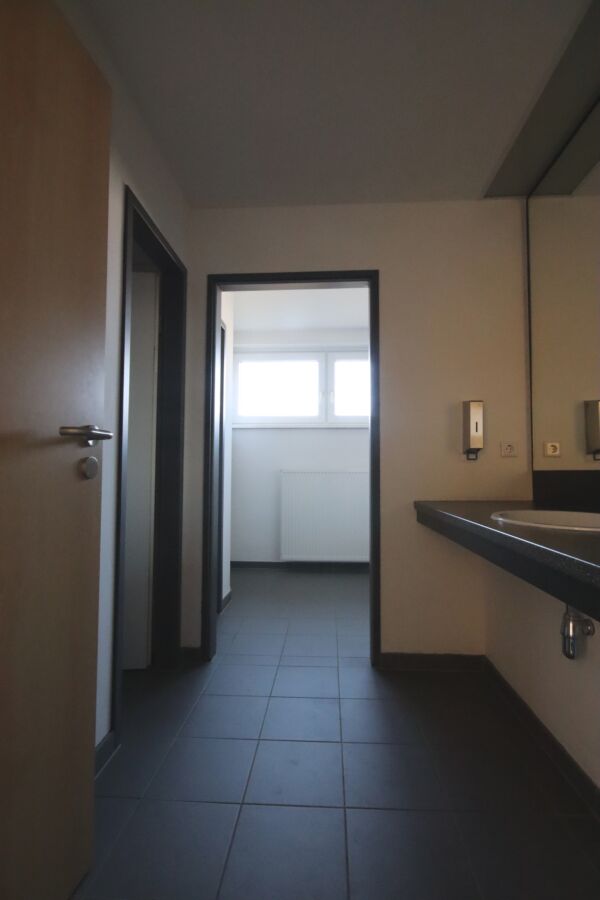 Studenten und Azubis aufgepasst! Möbliertes Zimmer zu vermieten - Foto 4