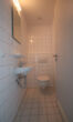 Toilette - Charmante 3-Zimmerwohnung mit Balkon